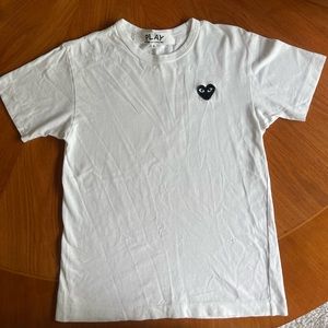 Commes des Garçons CDG PLAY T-shirt Small White cotton with black heart logo.